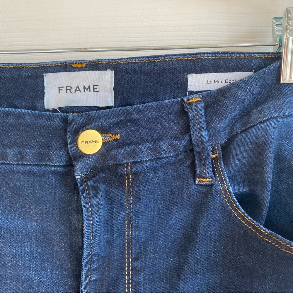 FRAME Le Mini Boot in Glade Size 32 Style:LMB865 - Dark Wash, Boot Cut, Mid Rise